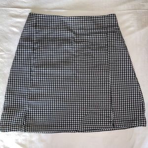 Women’s Plaid Skirt. Size S/M in Black/White.